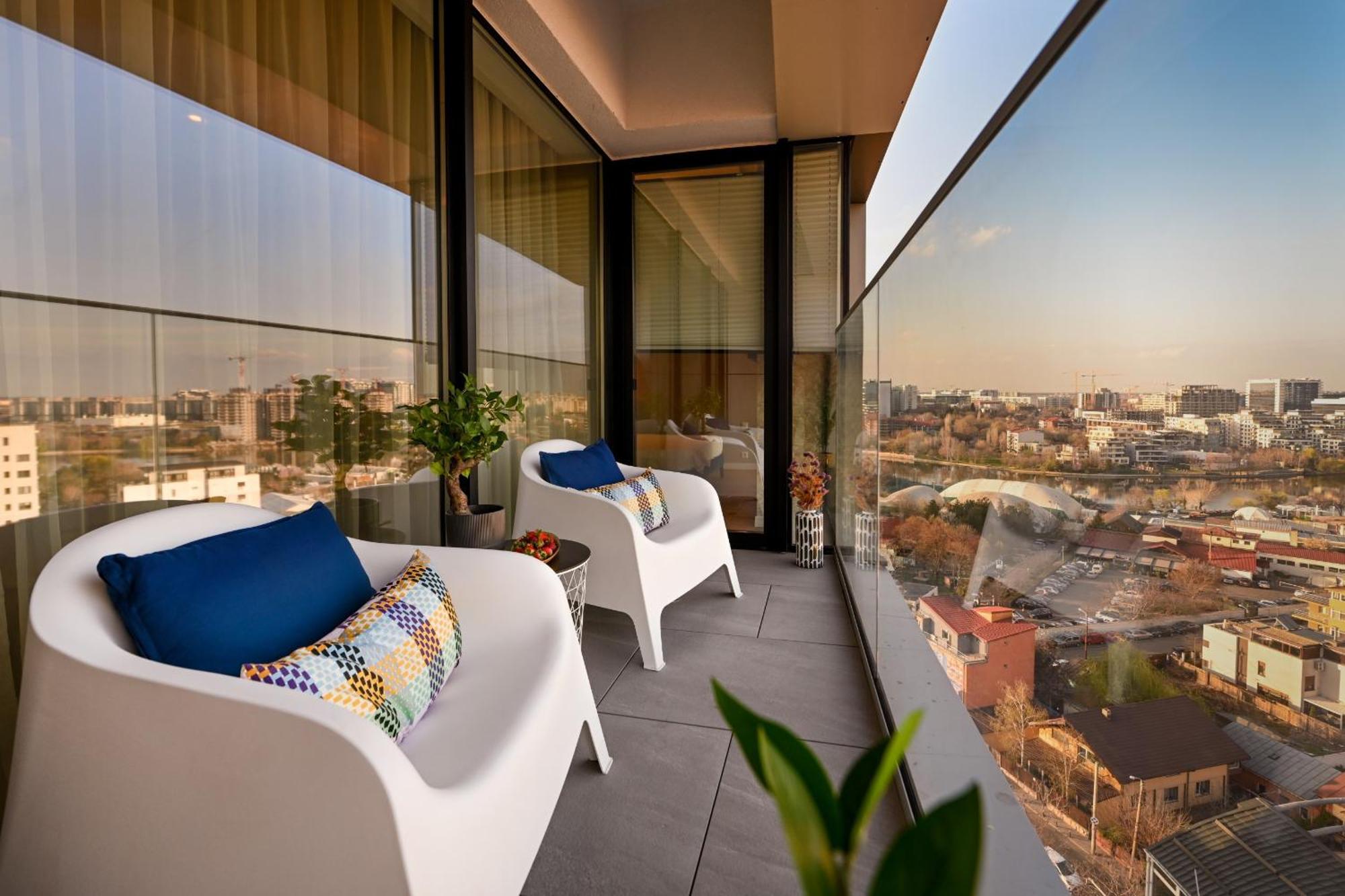 One Verdi Park Exclusive Apartments - Panoramic View & Private Parking Бухарест Екстер'єр фото