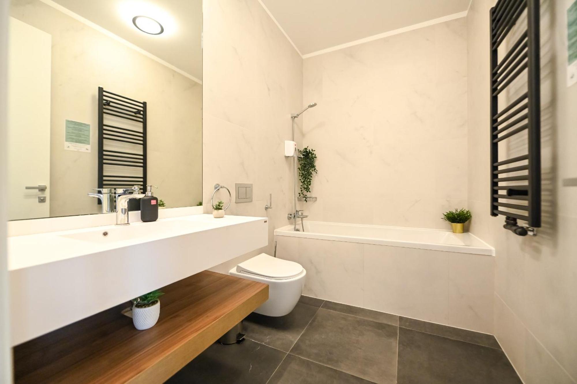 One Verdi Park Exclusive Apartments - Panoramic View & Private Parking Бухарест Екстер'єр фото