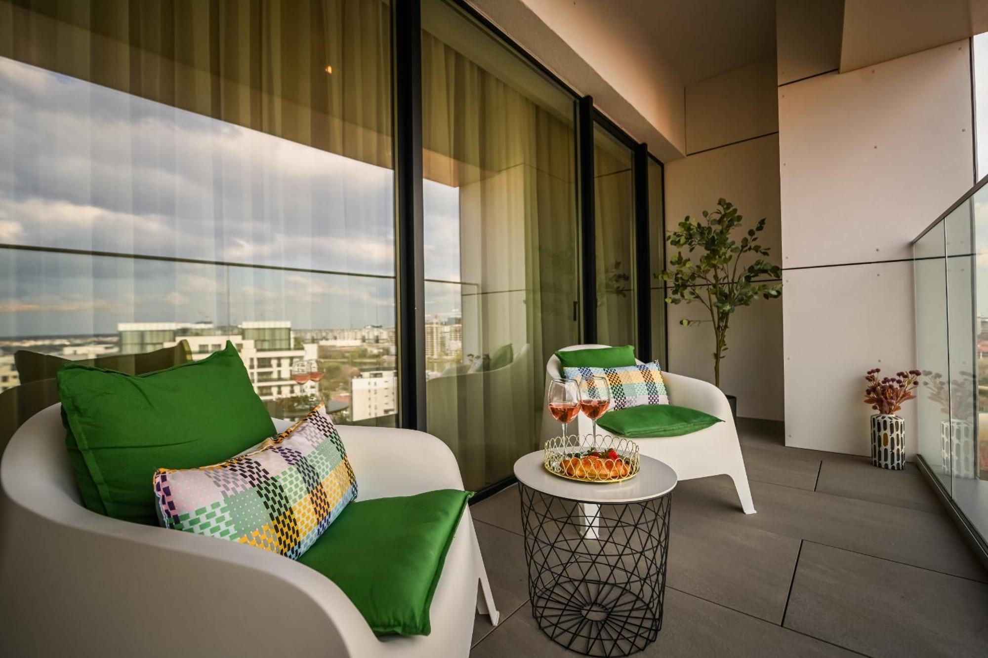 One Verdi Park Exclusive Apartments - Panoramic View & Private Parking Бухарест Номер фото