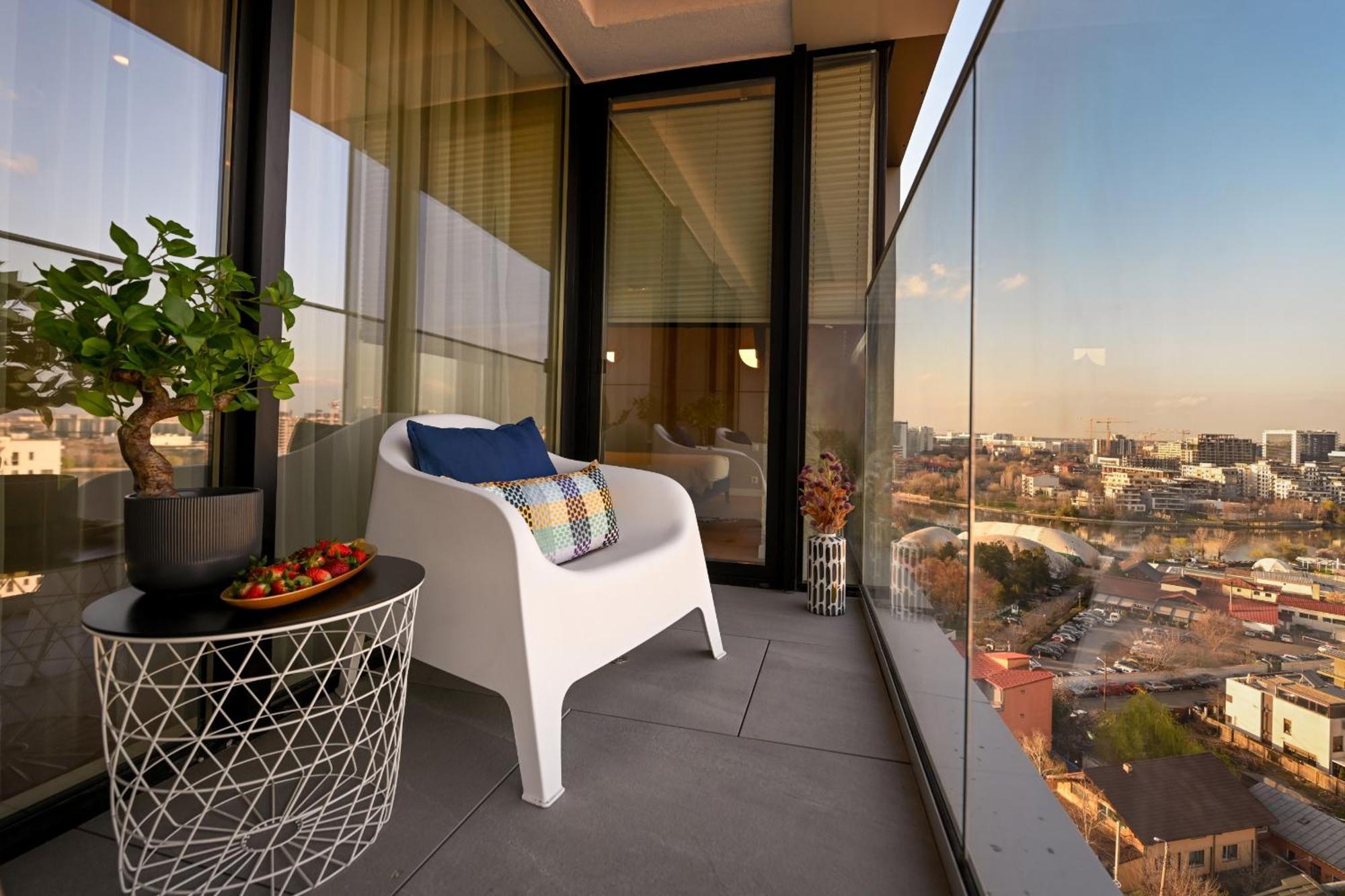 One Verdi Park Exclusive Apartments - Panoramic View & Private Parking Бухарест Номер фото
