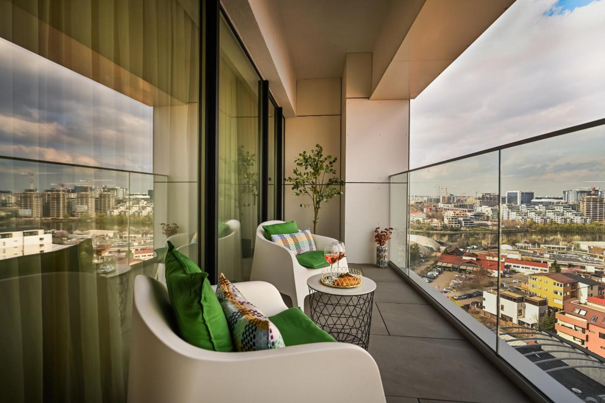 One Verdi Park Exclusive Apartments - Panoramic View & Private Parking Бухарест Номер фото